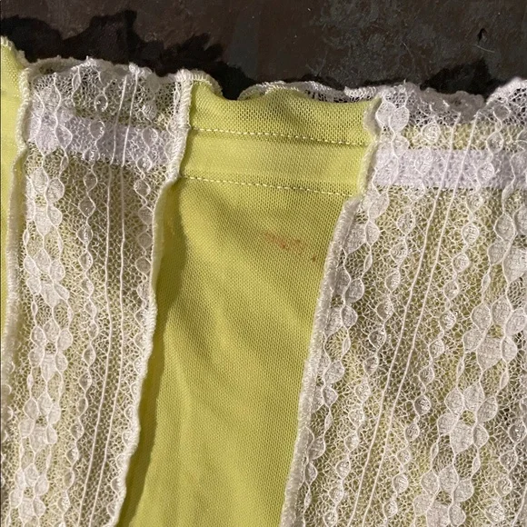 Urban Outfitters Lace Maxi Skirt - White and lime green - Picture 3 of 4
